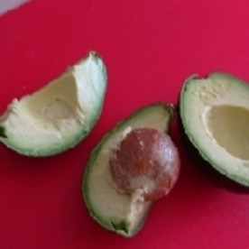 アボカドの種を簡単に取る切り方 レシピ 作り方 By Laon 楽天レシピ アボカドの種を簡単に取る切り方 レシピ 作り方 By Laon 楽天レシピ